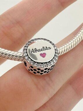 📝 📝 Pandora Love Abuelita Engravable Charm
